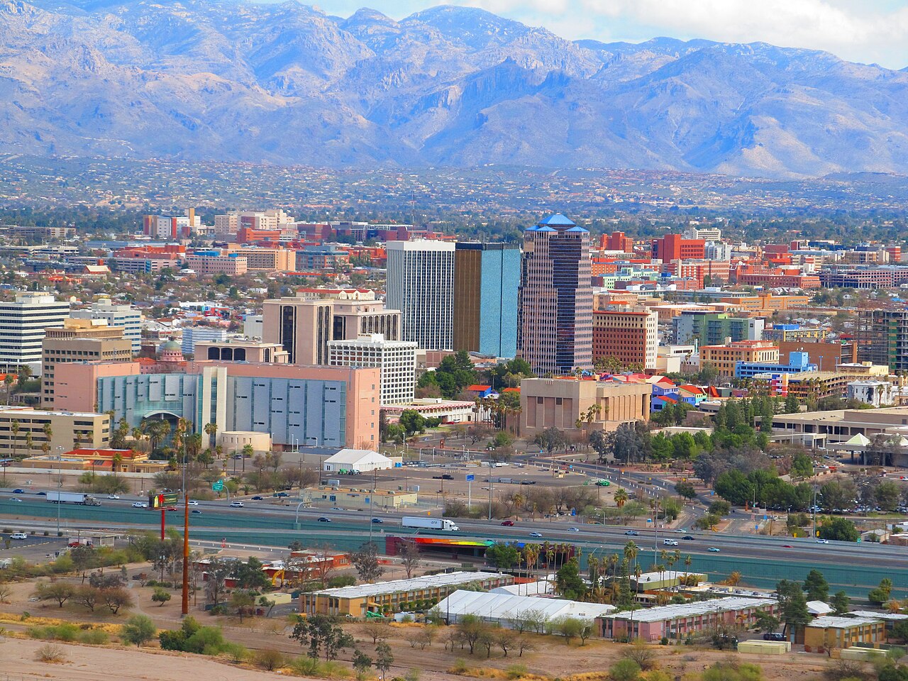 Tucson, Arizona skyline